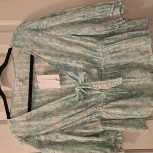 TRUE CRAFT BRAND WOMENS JUNIOR SIZE FEMININE AQUAMARINE FLORAL TOP SIZE XL